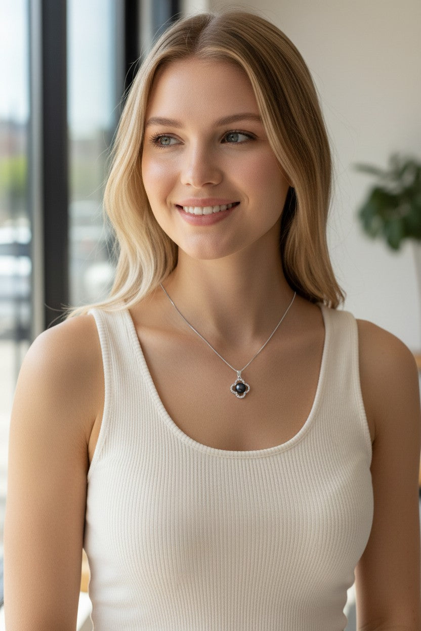 Collier Trèfle PERLINEA avec perle de Culture d'Eau Douce noir - Diamètre 9-10 mm