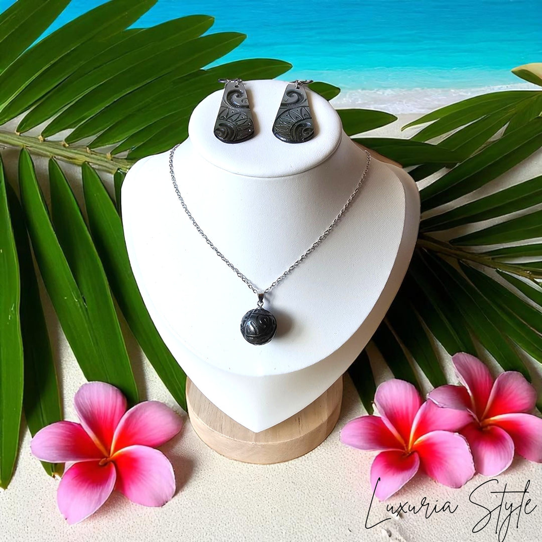 Parure Collier et Boucles d’Oreilles – Motifs Polynésiens Gravés | Luxuria Style